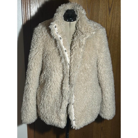 Vero Moda Barry Tiffany short teddy beige faux fur jacket - Picture 1 of 11